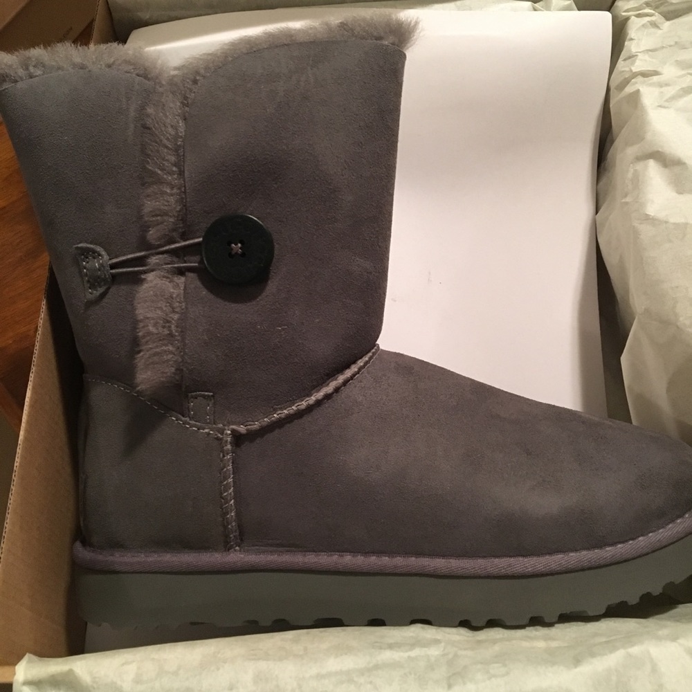 Ugg Bailey Button gray
